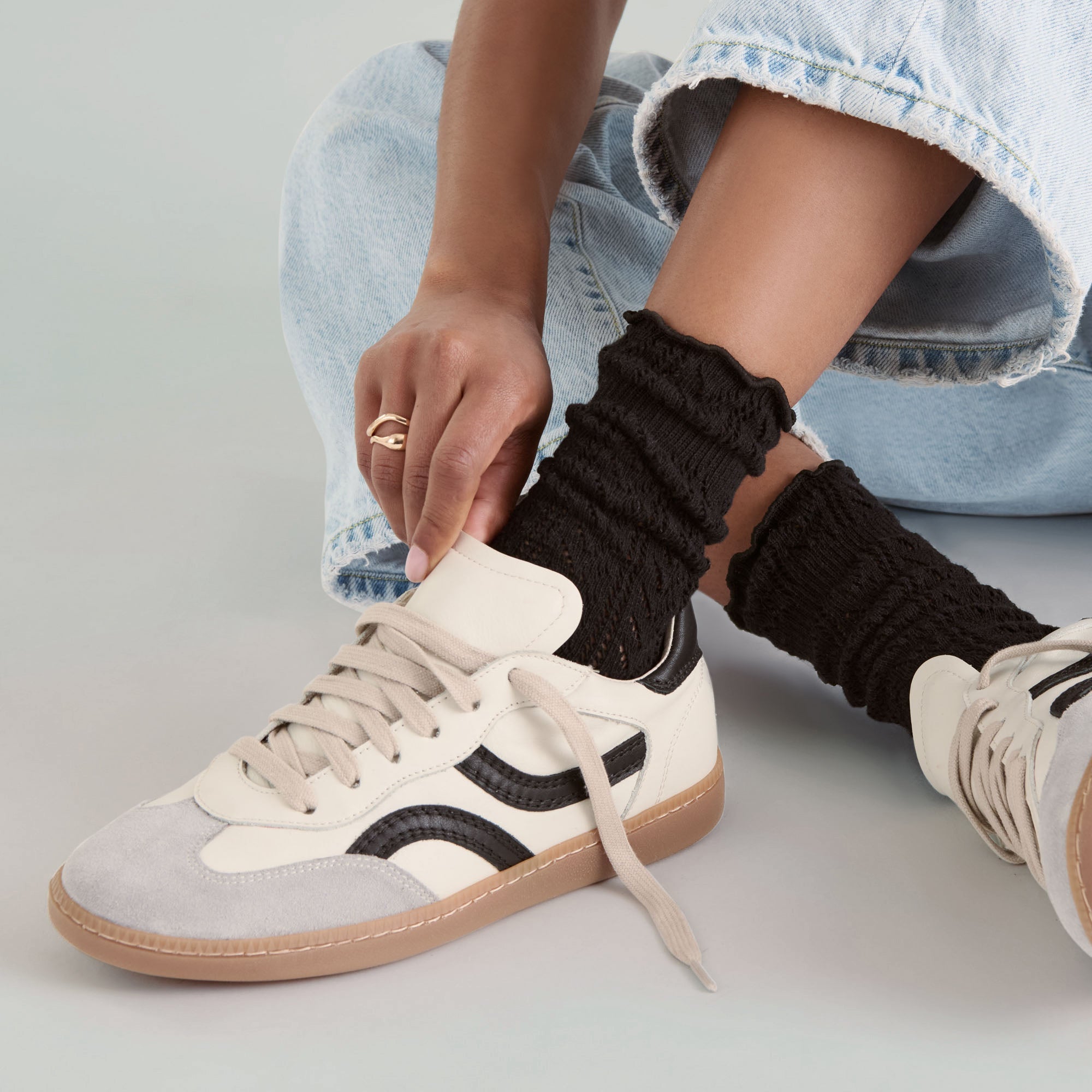 POINTELLE SOCKS BLACK